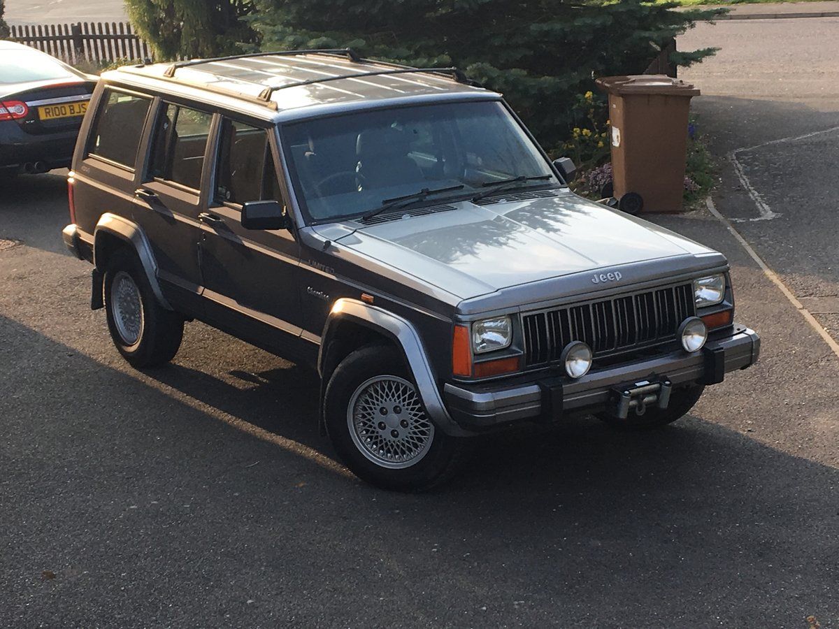Classic 1993 Jeep Cherokee 4.0 XJ for sale For Sale Car